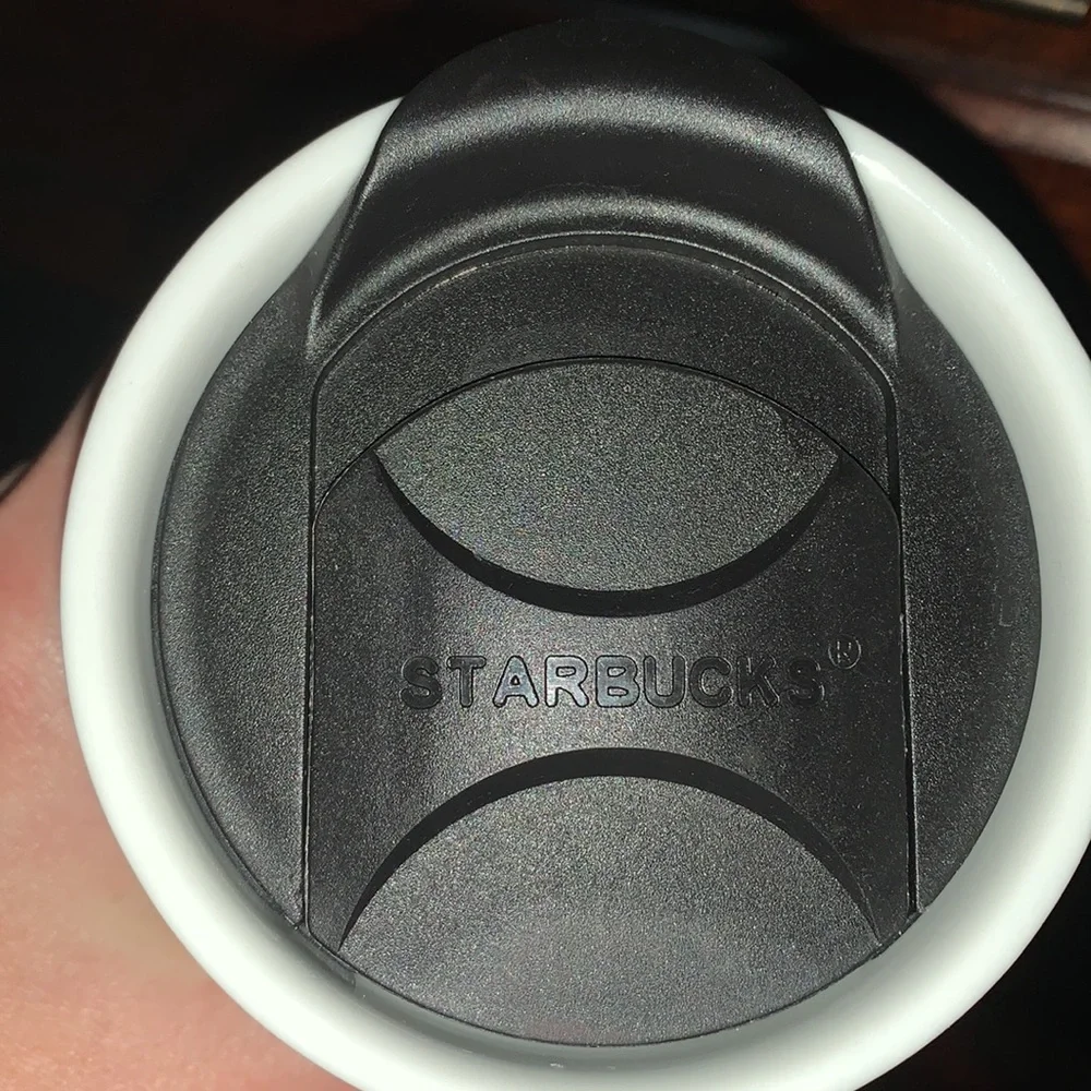 Starbucks 2017 11 oz Coffee Ceramic Christmas Tumbler Mug Lid EUC